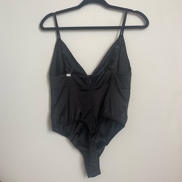 For Love & Lemon Satin Scorpio Bodysuit Black Size Medium - Picture 7 of 9